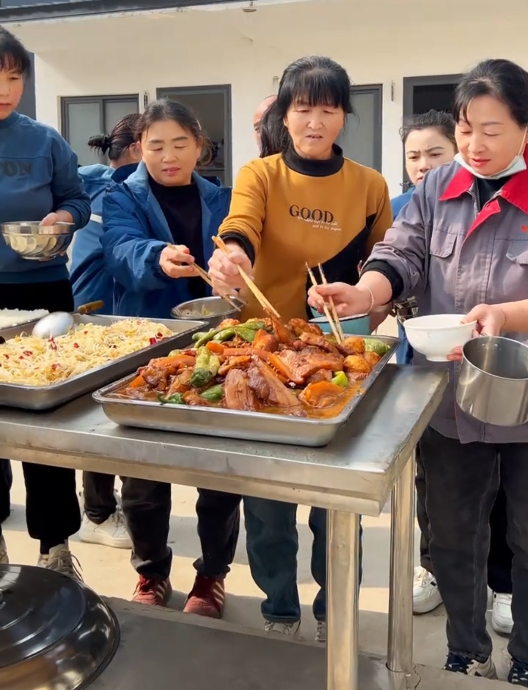 一碗把子肉，暖胃更暖心   ——致稳众减振器工厂的每一位奋斗者